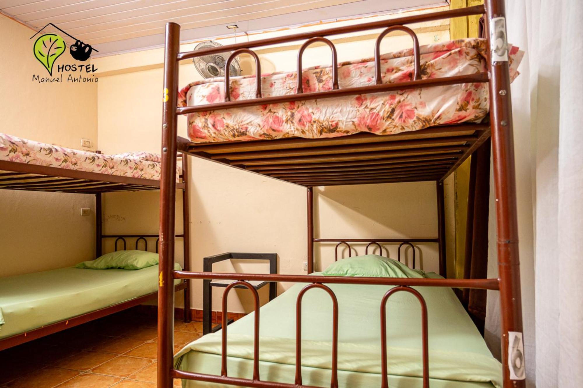 Manuel Antonio Hostel Exterior photo